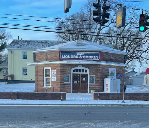Liquor Store «Vault Liquor & Smokes», reviews and photos, 1270 Bardstown Rd, Louisville, KY 40204, USA