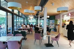 Beza Cafe & Restaurant image