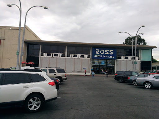 Clothing Store «Ross Dress for Less», reviews and photos, 13750 Riverside Dr, Sherman Oaks, CA 91423, USA