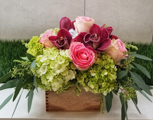 Florist «Event Connoisseur Flowers & Gifts», reviews and photos, 39 New London Turnpike #116, Glastonbury, CT 06033, USA
