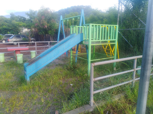 Parque de Juegos Infantiles Residencial El Tazumal