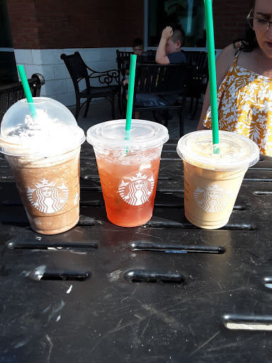 Coffee Shop «Starbucks», reviews and photos, 154 Turnpike Rd, Southborough, MA 01772, USA