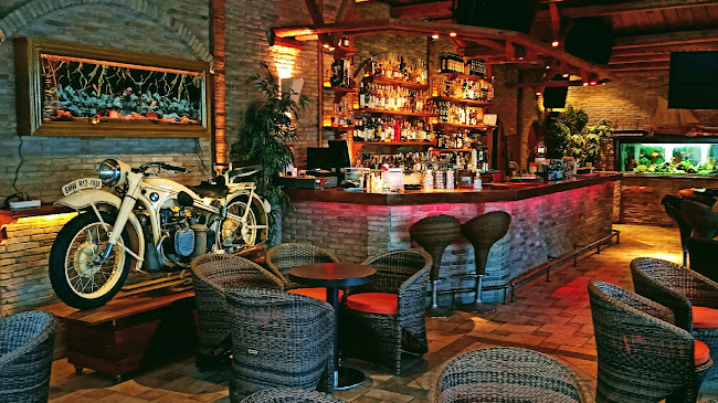 Kahlua Cafe - Bar