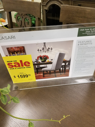 Furniture Store «Raymour & Flanigan Furniture and Mattress Store», reviews and photos, 100 Highland Ave, Seekonk, MA 02771, USA