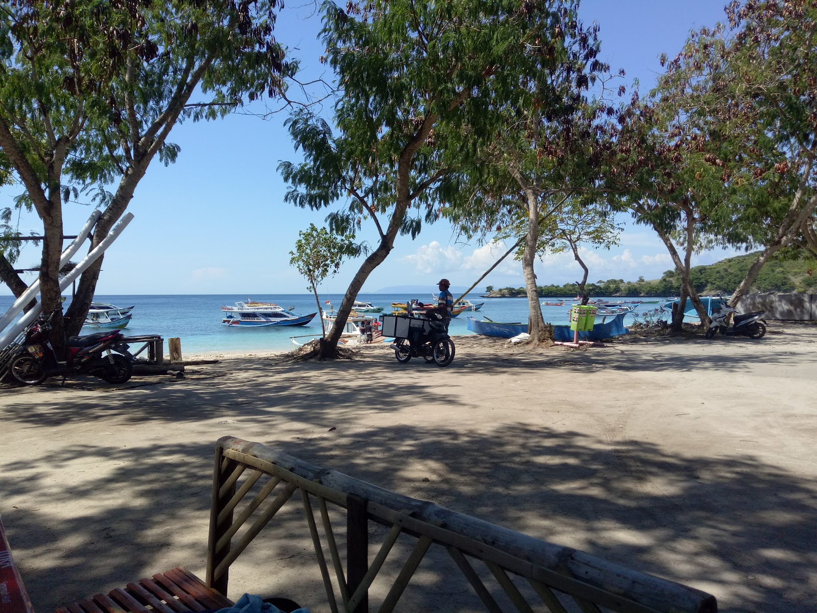 Foto de Pink Beach Lombok - lugar popular entre os apreciadores de relaxamento