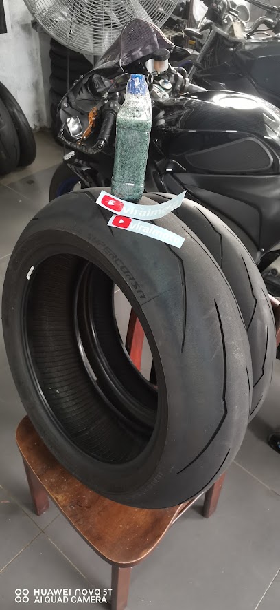 Viralmoto superbike tyre & customworks
