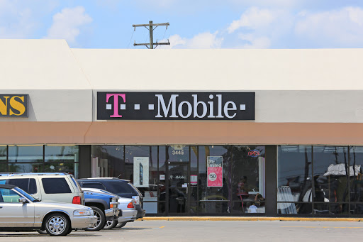 Shopping Mall «Northern Lights Shopping Center», reviews and photos, 3349-3561 Cleveland Ave, Columbus, OH 43224, USA