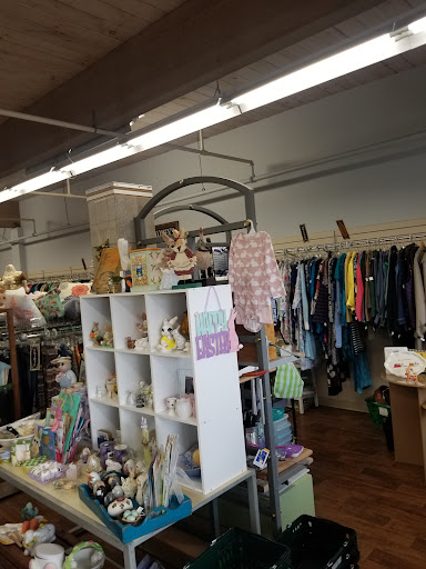 Thrift Store «Second Edition Resale Shop», reviews and photos, 12505 NW Cornell Rd #13, Portland, OR 97229, USA