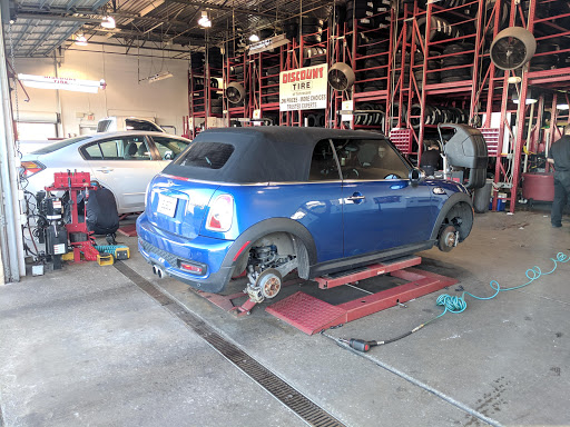 Tire Shop «Discount Tire Store - Gallatin, TN», reviews and photos, 1315 Nashville Pike, Gallatin, TN 37066, USA