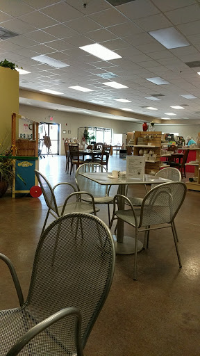 Thrift Store «Homosassa Springs Thrift & Gift Shoppe and Herry’s Cafe», reviews and photos, 8471 W Periwinkle Ln, Homosassa, FL 34446, USA