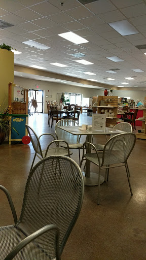 Thrift Store «Homosassa Springs Thrift & Gift Shoppe and Herry’s Cafe», reviews and photos, 8471 W Periwinkle Ln, Homosassa, FL 34446, USA