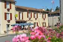 Photos du propriétaire du Restaurant le Cheval Blanc de Vouillé à Vouillé - n°4