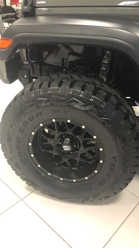 Car Dealer «Chrysler Jeep Dodge City of McKinney», reviews and photos, 700 S Central Expy, McKinney, TX 75070, USA