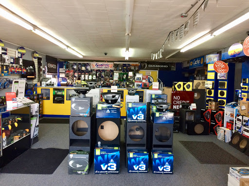 Car Stereo Store «Soundbytes Automotive Electronics,Inc», reviews and photos, 328 W N Ave, Northlake, IL 60164, USA