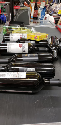 Grocery Store «Grocery Outlet Bargain Market», reviews and photos, 426 W Harder Rd, Hayward, CA 94544, USA