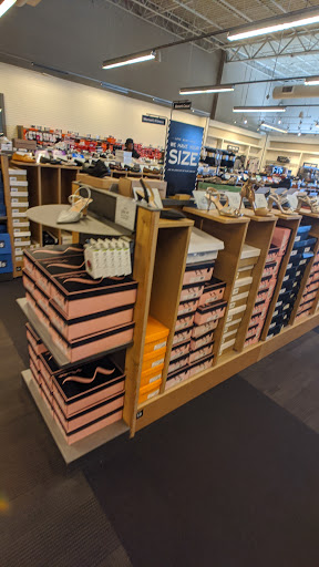 Shoe Store «DSW Designer Shoe Warehouse», reviews and photos, 11500 Burleigh St., Wauwatosa, WI 53222, USA