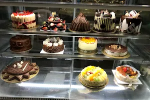 Al Manar Bakeries image