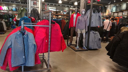 Clothing Store «The North Face Outlet», reviews and photos, 5050 Factory Shops Blvd Suite100, Castle Rock, CO 80108, USA