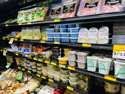 Grocery Store «Grocery Outlet Bargain Market», reviews and photos, 845 Harbor Blvd, West Sacramento, CA 95691, USA