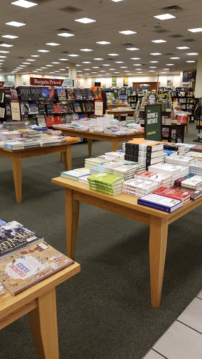 Book Store «Barnes & Noble Booksellers Happy Valley», reviews and photos, 2501 W Happy Valley Rd, Phoenix, AZ 85085, USA