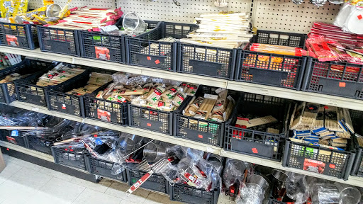 Asian Grocery Store «Hong Phat Food Center», reviews and photos, 101 SE 82nd Ave, Portland, OR 97216, USA