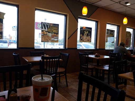 American Restaurant «Golden Chick», reviews and photos, 1741 W Oaklawn Rd, Pleasanton, TX 78064, USA