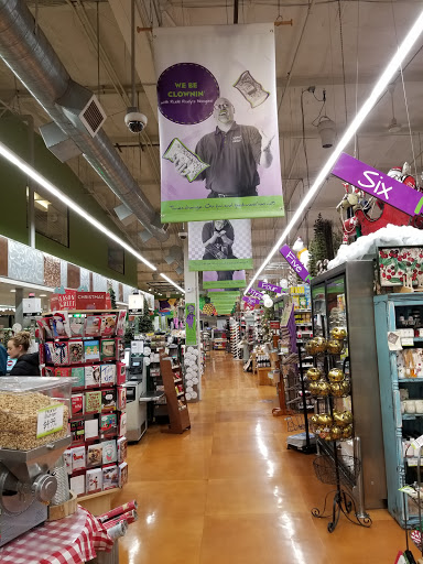 Grocery Store «Newport Avenue Market», reviews and photos, 1121 NW Newport Ave, Bend, OR 97703, USA