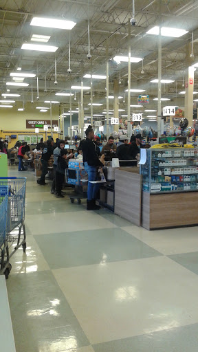 Grocery Store «Kroger», reviews and photos, 15255 Michigan Ave, Dearborn, MI 48126, USA