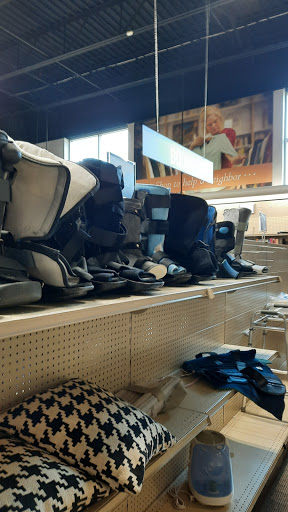 Thrift Store «St. Vincent De Paul Thrift Store», reviews and photos, 13986 Manchester Rd, Ballwin, MO 63011, USA