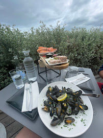 Plats et boissons du Restaurant La Cabane Oceane : Nº9 Le Bar à Huîtres et La Boutique à La Flotte - n°5