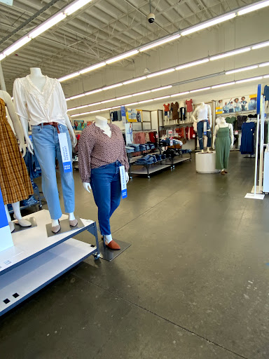Clothing Store «Old Navy», reviews and photos, 1321 E Gladstone St, Glendora, CA 91740, USA