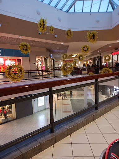 Shopping Mall «North Riverside Park Mall», reviews and photos, 7501 W Cermak Rd, N Riverside, IL 60546, USA