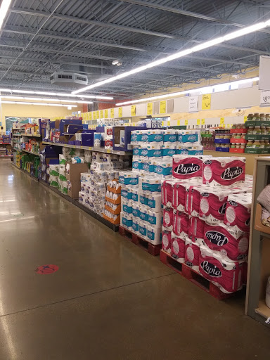 Shopping Mall «Riverpoint Center», reviews and photos, 1730 W Fullerton Ave, Chicago, IL 60614, USA