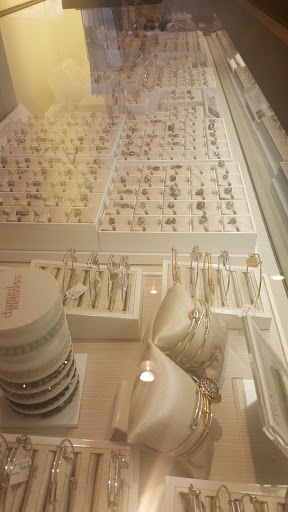 Jewelry Store «Kay Jewelers», reviews and photos, 2893 Town Center Blvd, Fort Mitchell, KY 41017, USA