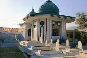 Mazar-e-Faqeeh-ul-asr Syed Zia-ud-Deen Shah image