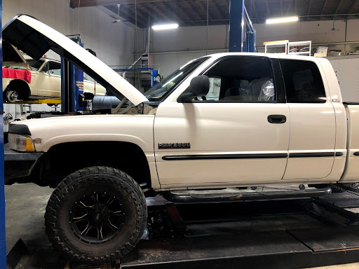 Auto Repair Shop «Pegoraro Auto Repair», reviews and photos, 3110 NE Minnehaha St, Vancouver, WA 98663, USA