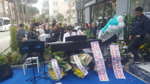 Dt.Müjde Alev Kumbaracı