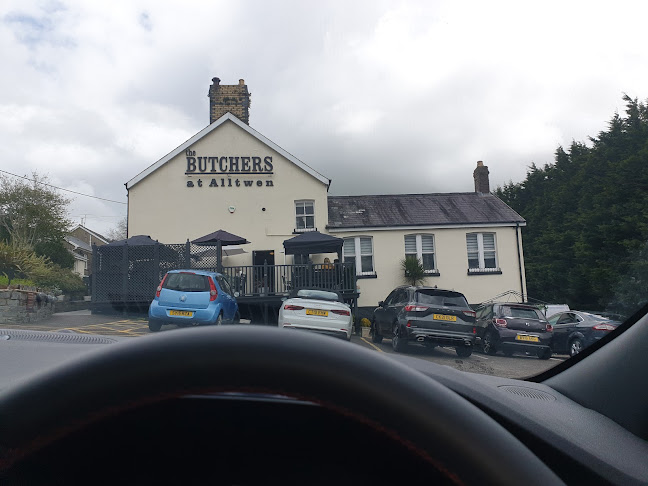 The Butcher's Arms - Pub