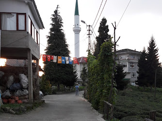 Kızıltoprak Cami