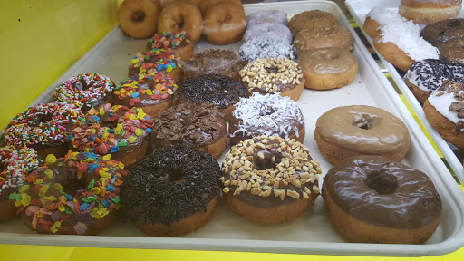 Luvn Donuts, 2500 W Lincoln Ave # 1, Anaheim, CA 92801, USA, 