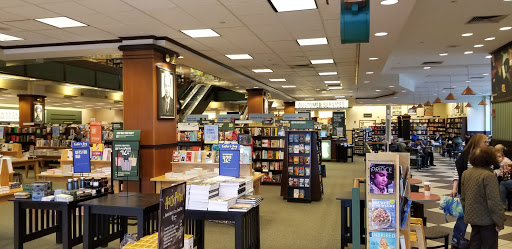 Book Store «Barnes & Noble», reviews and photos, 7 Holyoke St, Holyoke, MA 01040, USA