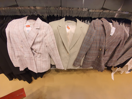 Stores to buy men's vests Kualalumpur