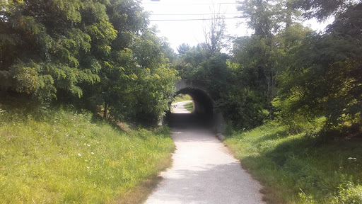 Memorial Park «Minuteman National Park Visitor Center Parking Lot», reviews and photos, 112 N Great Rd, Lincoln, MA 01773, USA