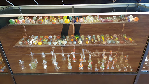 Tobacco Shop «Smoke depot», reviews and photos, 16148 NE Sandy Blvd, Portland, OR 97230, USA