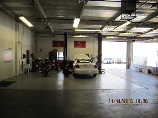 Auto Body Shop «CARSTAR La Habra Collision & Glass Center», reviews and photos, 2061 E Lambert Rd, La Habra, CA 90631, USA