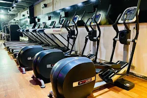 Black Vigor (Gaur City) - Available on cult.fit - Gyms in Gaur City, Ghaziabad image