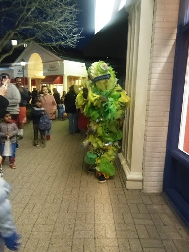 Shopping Mall «The Shops at Somerset Square», reviews and photos, 140 Glastonbury Blvd, Glastonbury, CT 06033, USA