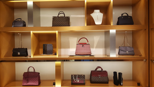 Stores to buy loewe handbags Istanbul