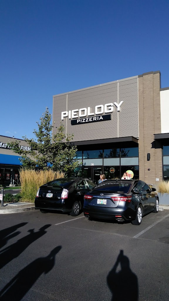 Pieology Pizzeria, Springfield 97477