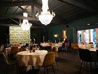 Atmosphère du Restaurant Les jardins du Tesan à Saint-Laurent-des-Arbres - n°14